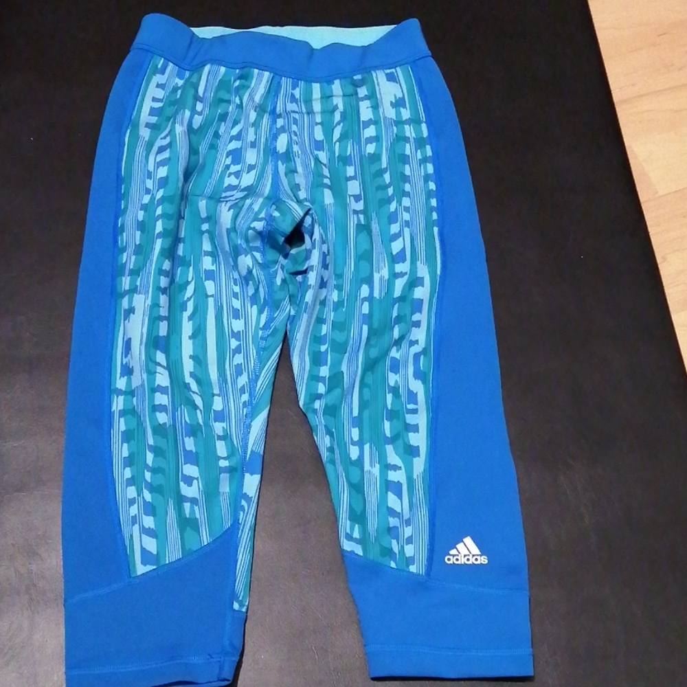 Capris adidas